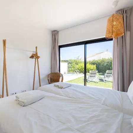 Front Loop Villa *